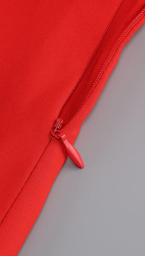 STRAPLESS PUFFY FLOWER MINI DRESS IN RED