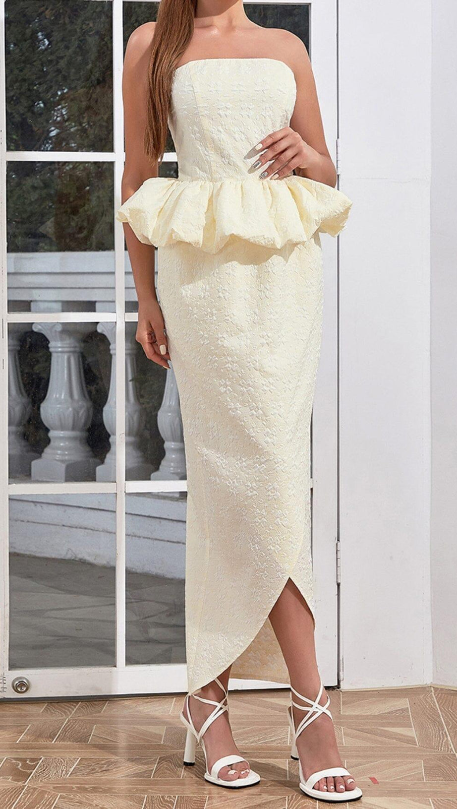 STRAPLESS RUFFLE MIDI DRESS IN IVORY