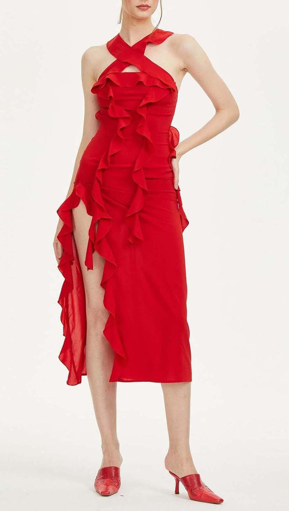 STRAPLESS RUFFLE SLIT MIDI DRESS IN RED