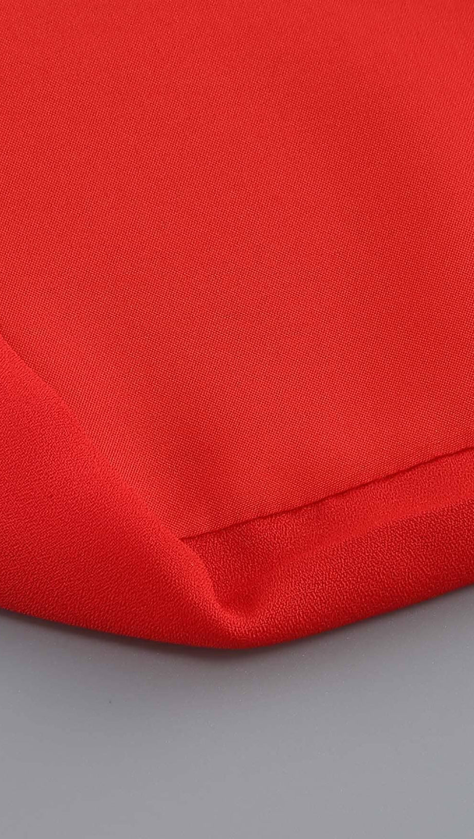 STRAPLESS RUFFLE SLIT MIDI DRESS IN RED