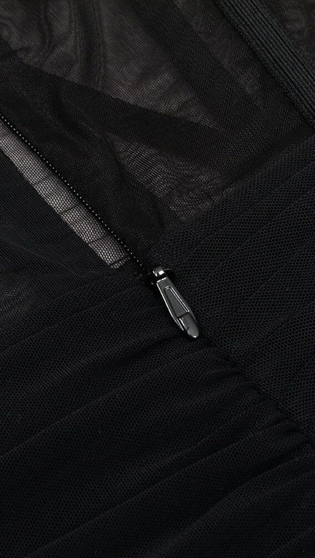 ABITO A FASCIA IN PIZZO CON RUCHES NERO