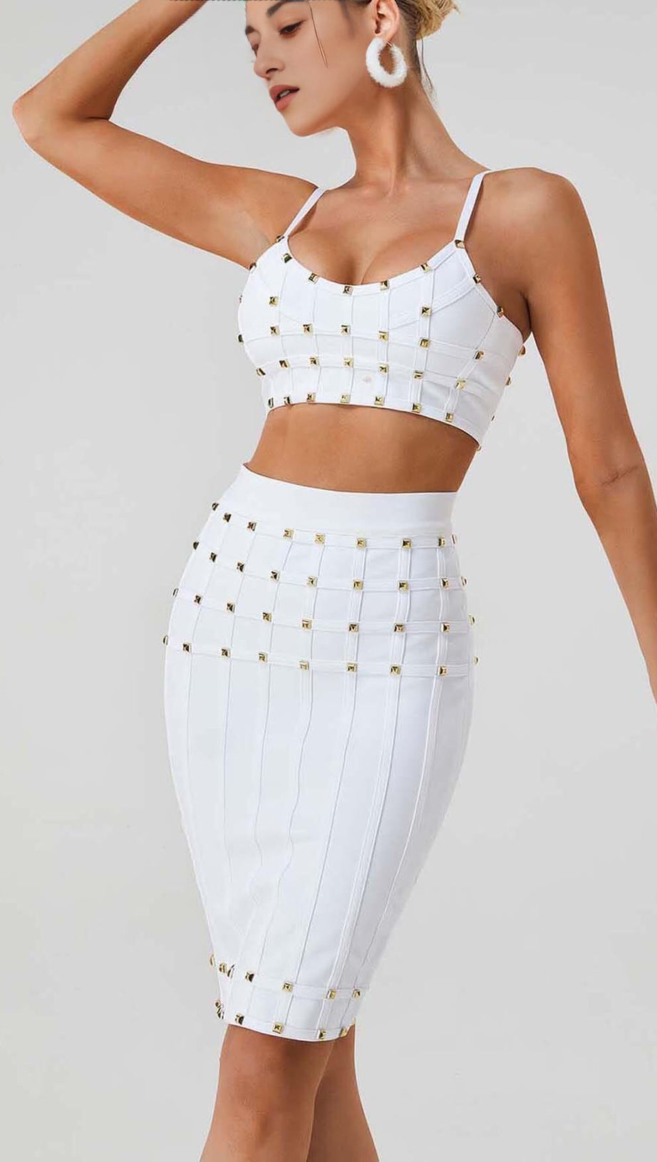 Ärmelloses Zweiteiler-Set mit Nietenträgern in Weiß