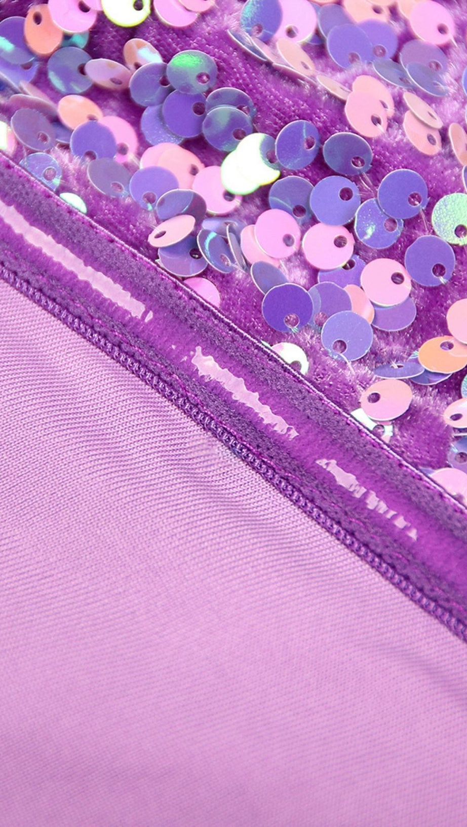 TRÄGERLOSES MIDIKLEID MIT PAILLETTEN IN LILA 