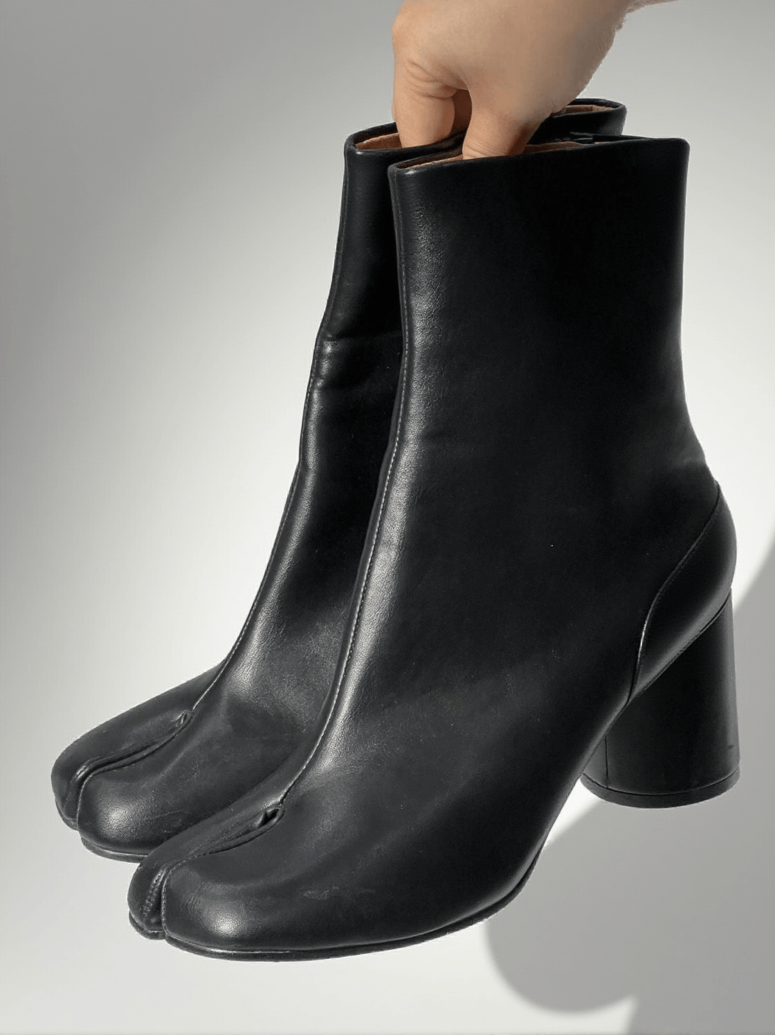 STIVALI WALLON IN PELLE CON PUNTA TABI NERI