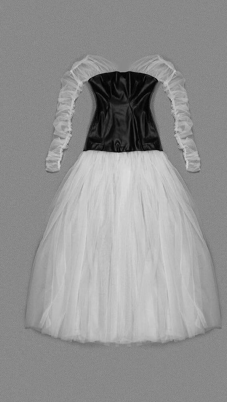 TRÄGERLOSES MAXI-KLEID AUS DOPPELTEM MESH-FARBIG