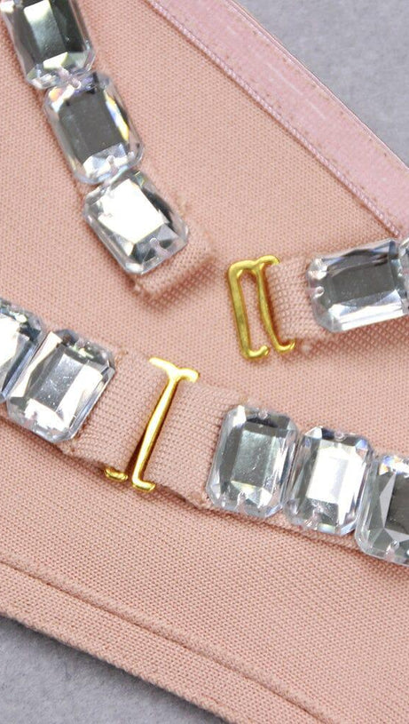 STILVOLLES TUBE-TOP MIT DIAMANTENKETTE