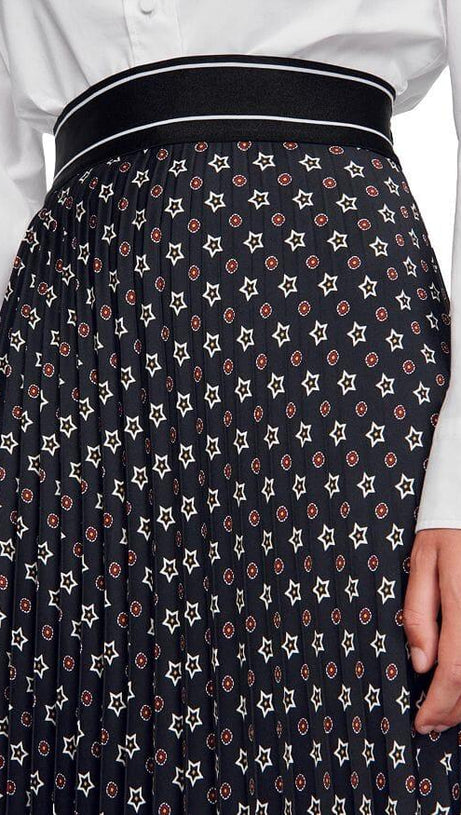 TOSCA PLEATED STAR PRINT SKIRT