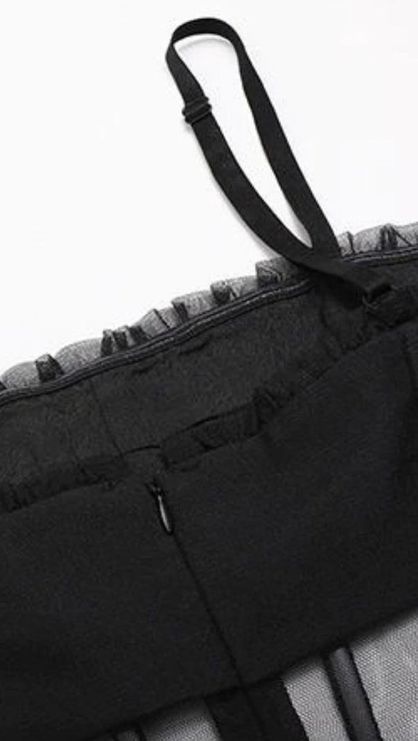 ABITO ESSENZIALE CON CORSETTO IN TULLE