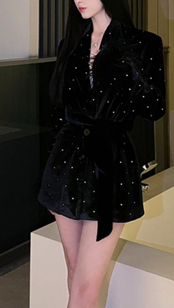 AIIZIE BLACK SINGLE BUTTON VELVET FEATHERS BLAZER - product image