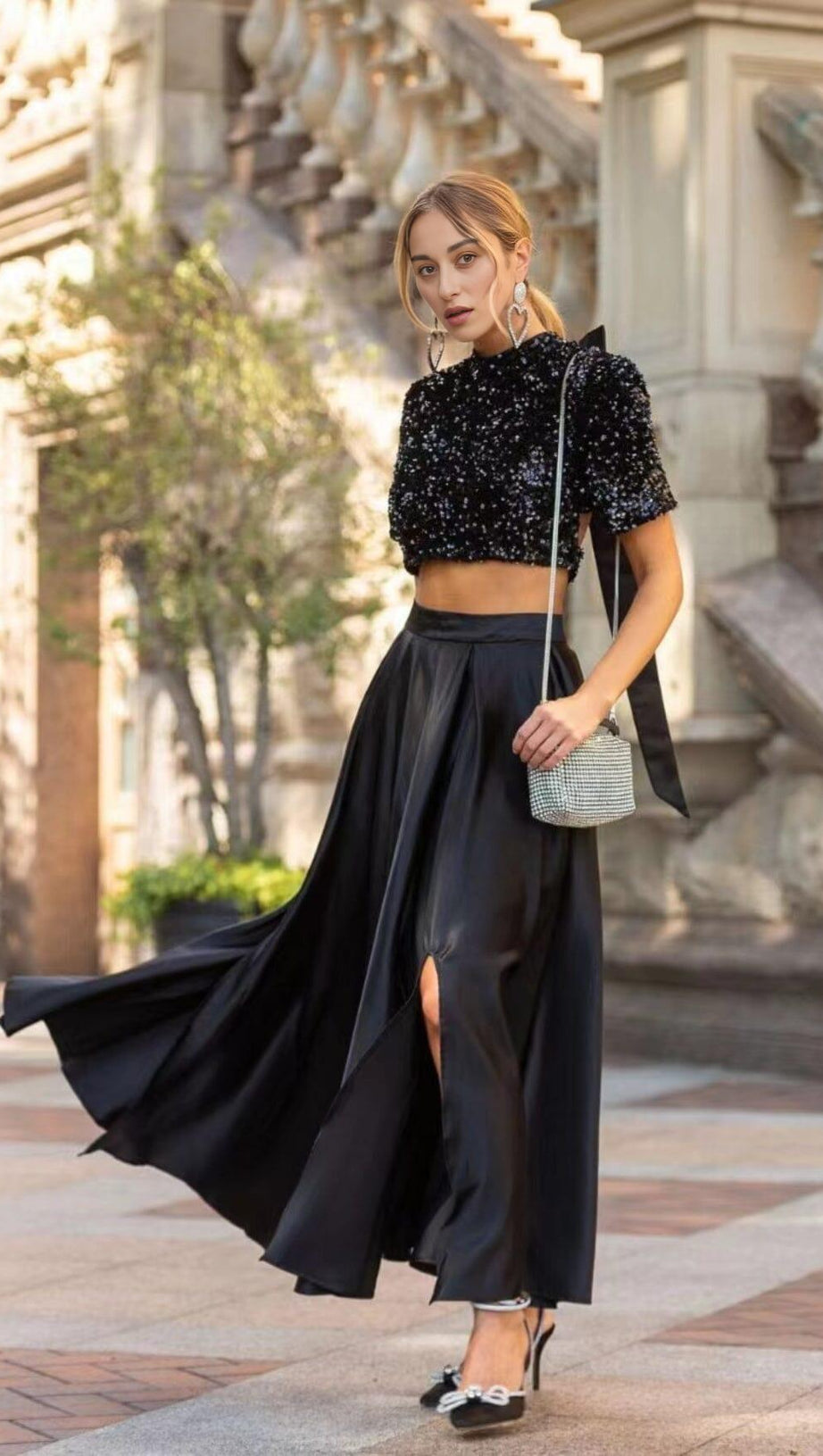 ABITO CON PAILLETTES NERO