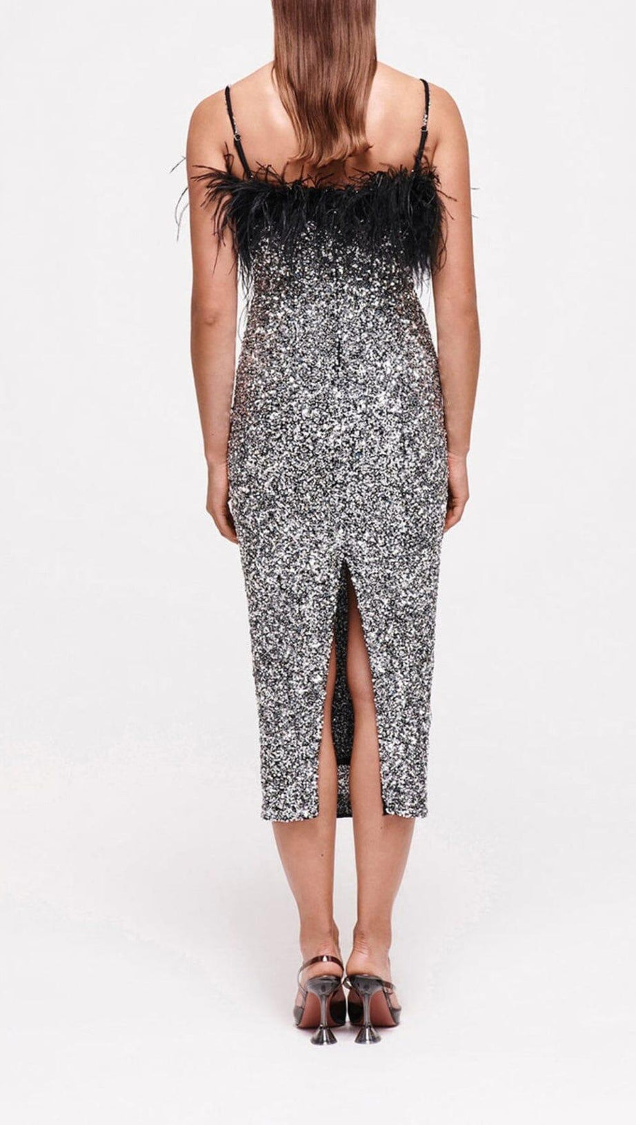 ABITO SLIM CON BRETELLE E PIUME CON PAILLETTES