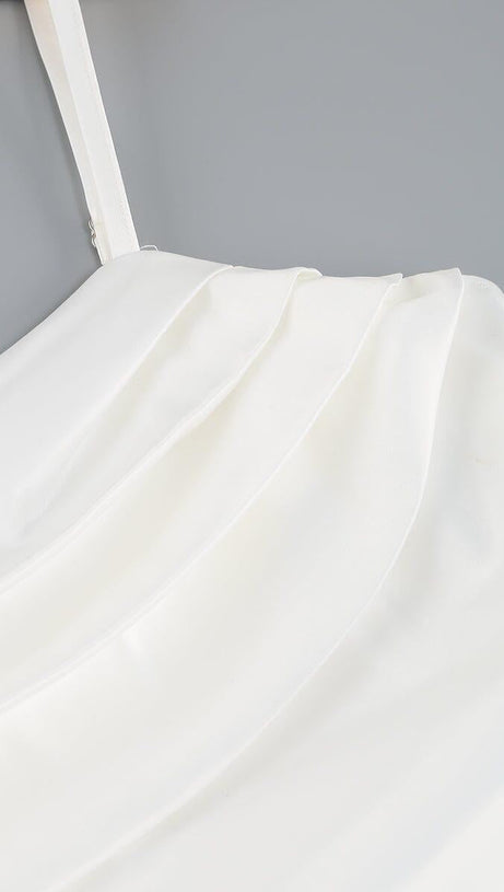 SOLID COLOR FLORAL HIP-HUGGING PLEATED SUSPENDER DRESS