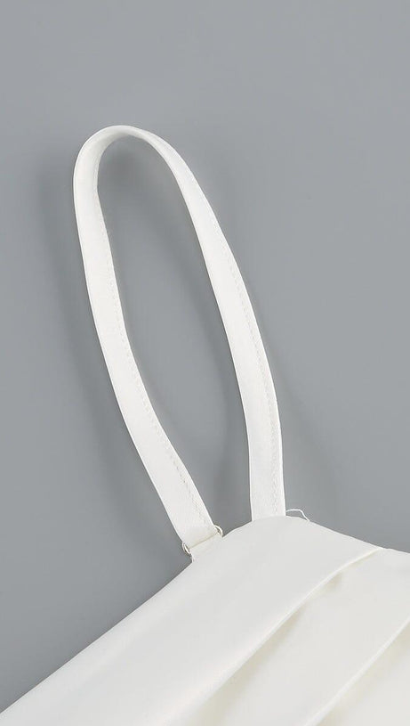 SOLID COLOR FLORAL HIP-HUGGING PLEATED SUSPENDER DRESS