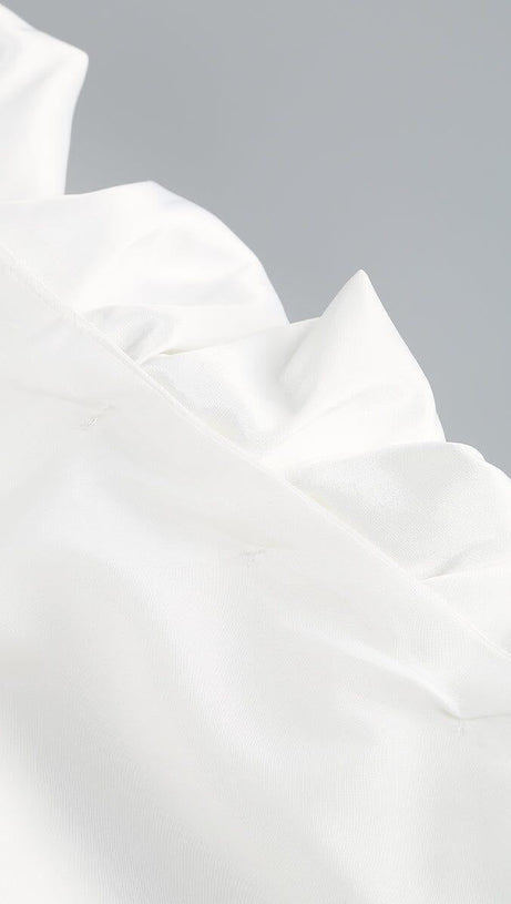 SOLID COLOR FLORAL HIP-HUGGING PLEATED SUSPENDER DRESS