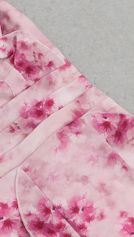 ROSA NECKHOLDER-KLEID MIT DRUCK UND PLISSEE-SCHLITZ