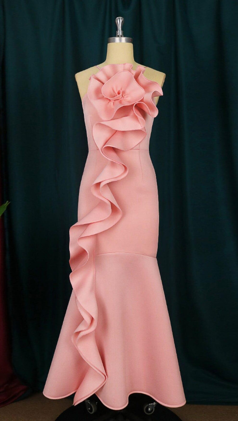 ABITO MIDI ROSA CON SPALLINE E SCHIENA SENZA VOLANT, TAGLIE FORTI