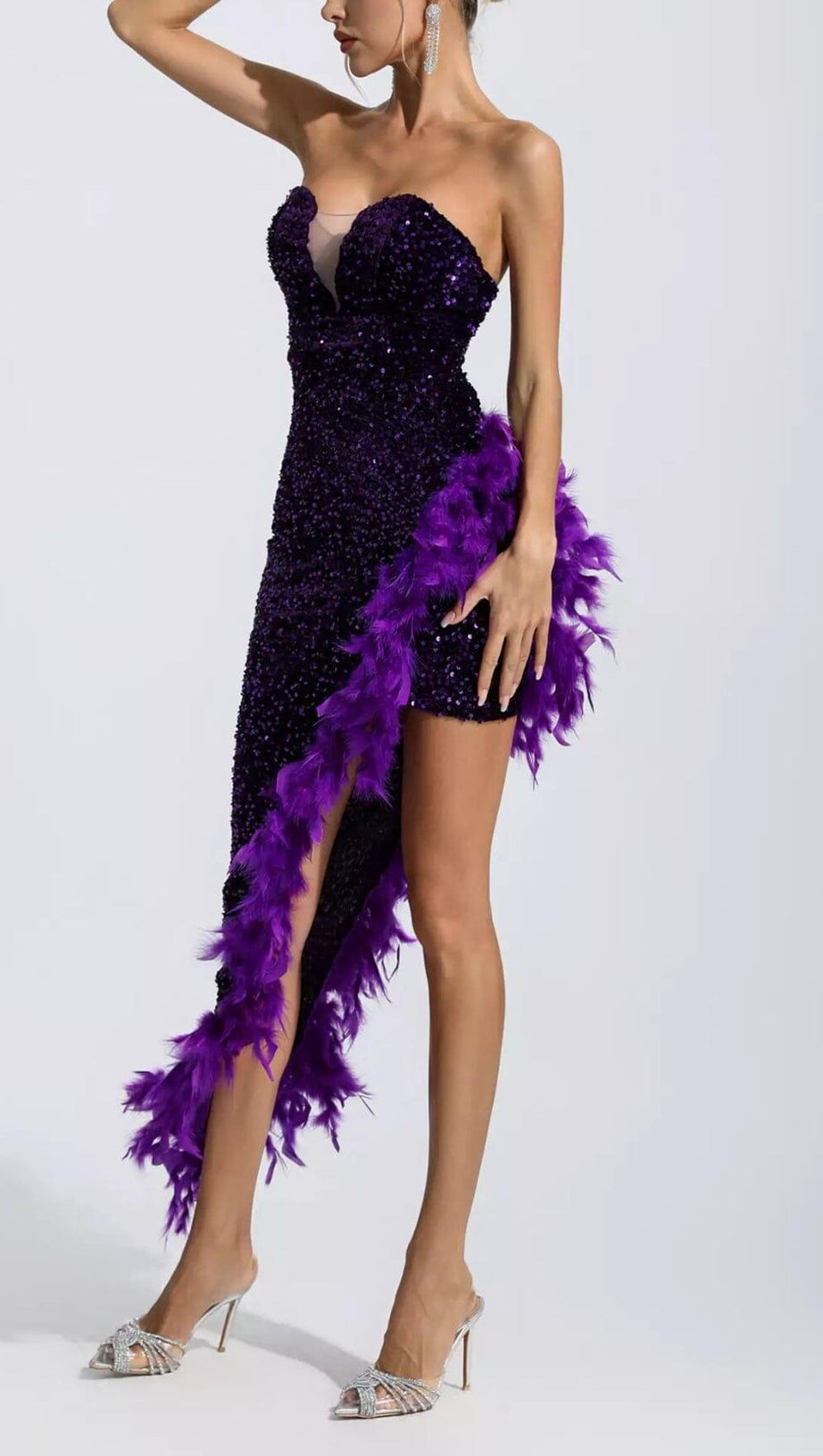 ABITO CON PIUME E PAILLETTES VIOLA