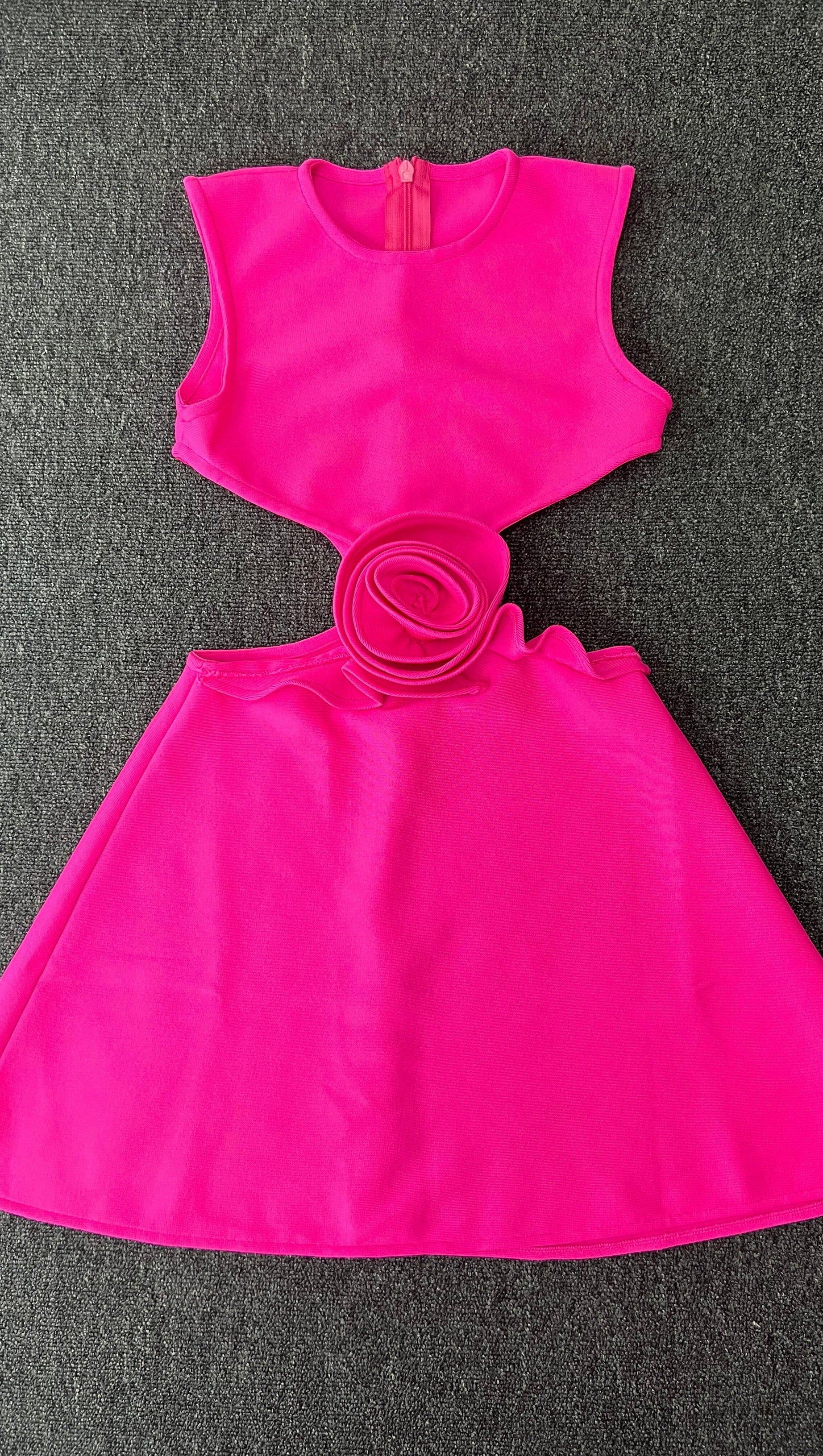 MINI ABITO CON APPLICAZIONI DI ROSE E TAGLIO