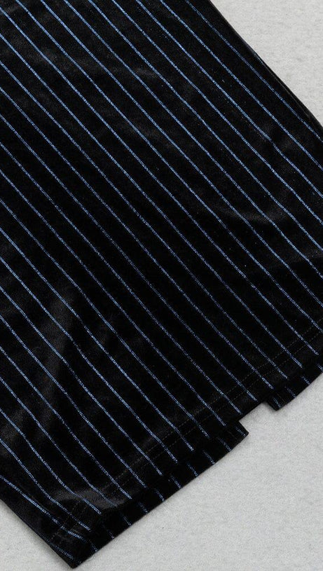 LOW-CUT LONG-SLEEVED STRIPED BODYCON MAXI DRESS