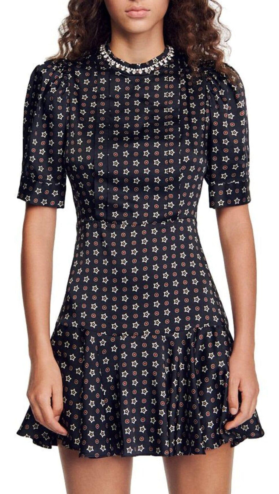 MARDI KLEID MIT VERZIERUNG UND RÜSCHENSAUM 