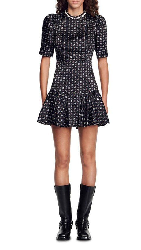 ABITO CON ORLO A VOLANT E DECORAZIONI MARDI 