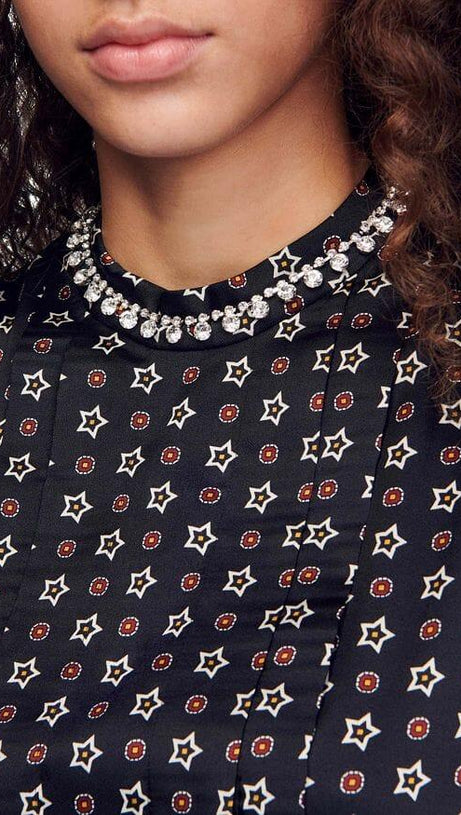 ABITO CON ORLO A VOLANT E DECORAZIONI MARDI 