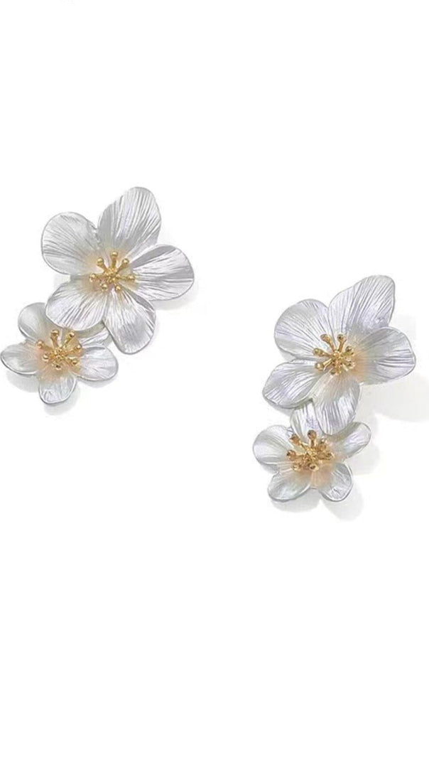 AIIZIE METAL DOUBLE FLOWER EARRINGS - product image
