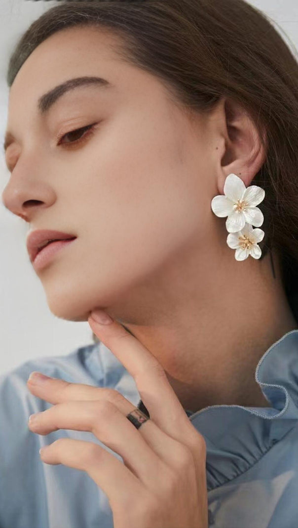 AIIZIE METAL DOUBLE FLOWER EARRINGS - product image