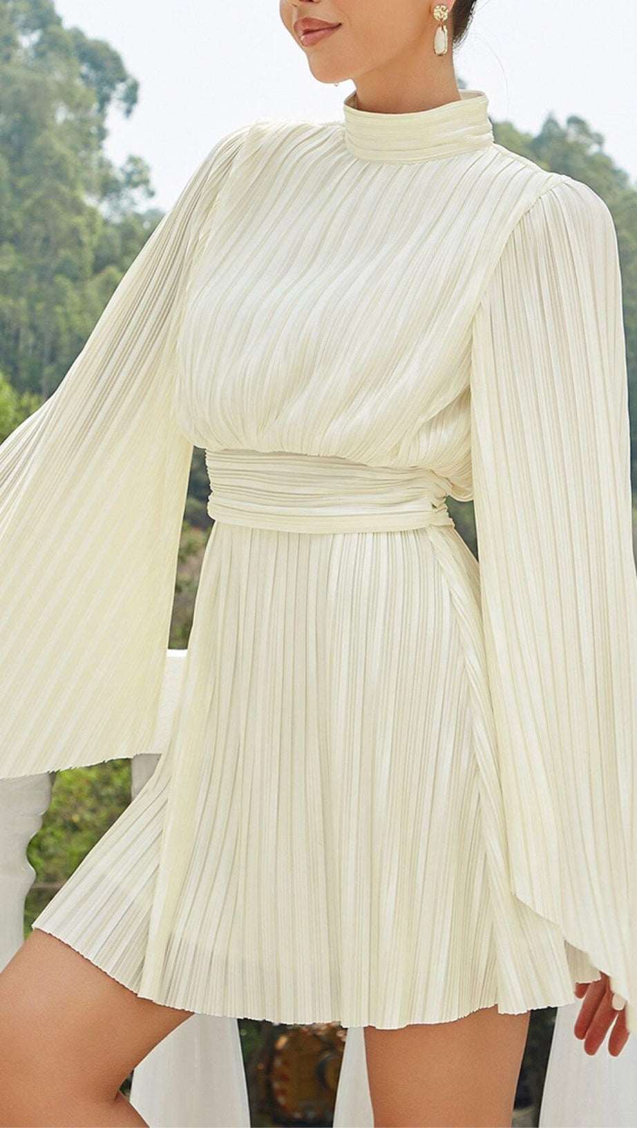 HALF TURTLENECK LOOSE LONG SLEEVE PLEATED MINI DRESS