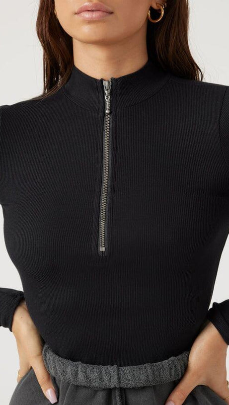 HALF ZIP MOCK NECK TOP