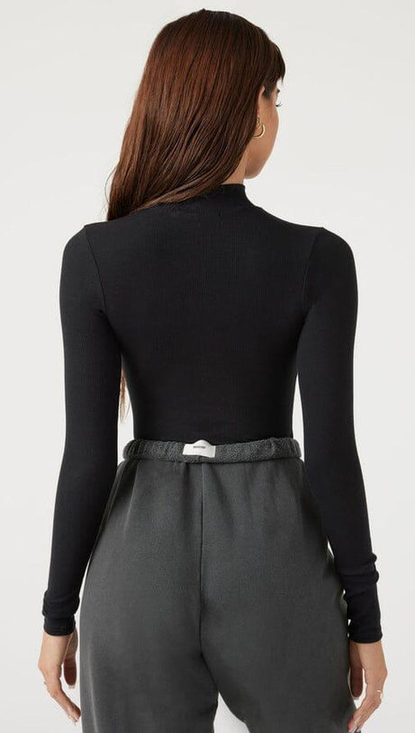 HALF ZIP MOCK NECK TOP