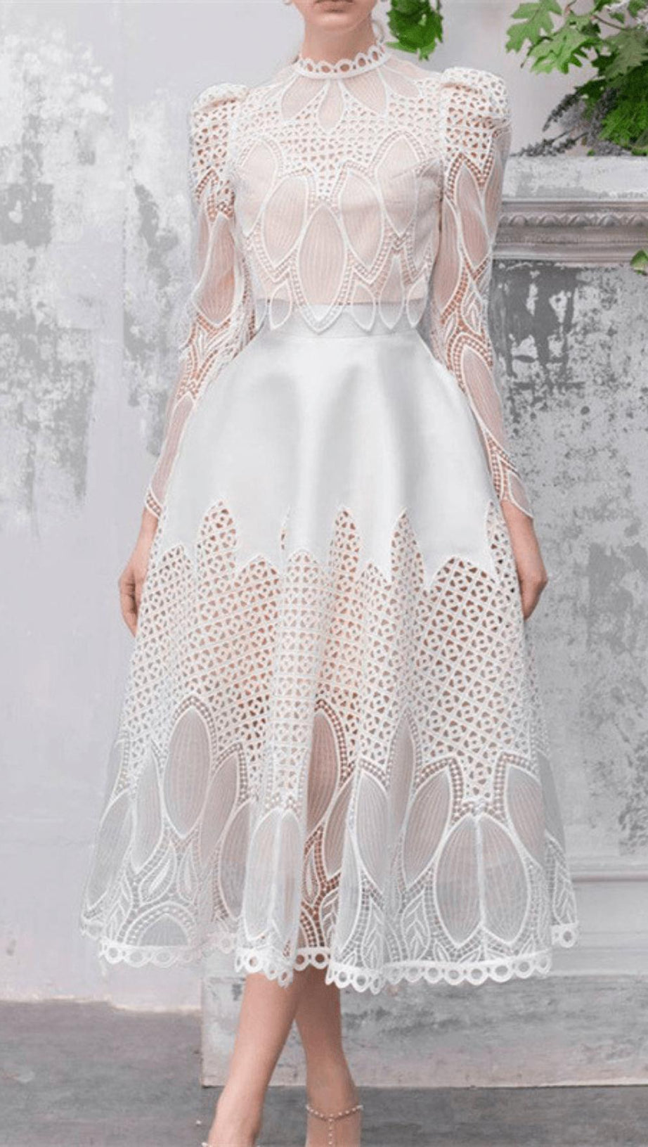 HEAVY-DUTY LACE STAND-UP COLLAR PUFF-SLEEVE HIGH-WAIST MIDI DRESS