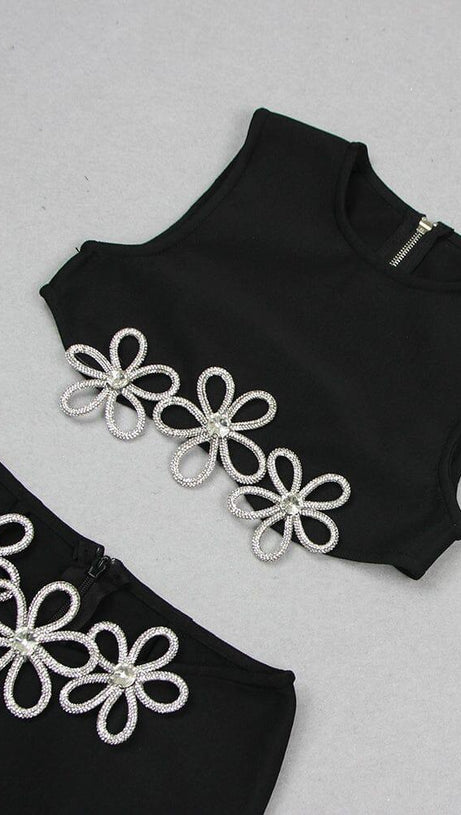 HOLLOW SLEEVELESS HOT RHINESTONE TOP & DRESS SET