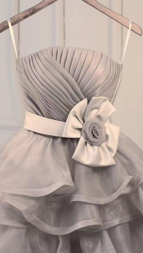 Rotes Minikleid mit Volant 