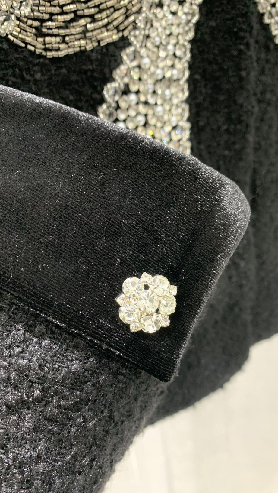 BLACK SMALL FRAGRANT STYLE BOW BEADED SHORT WOOLEN JACKET