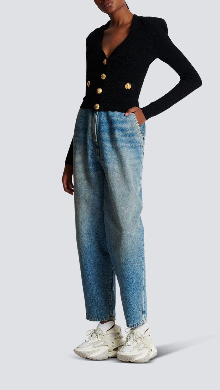 BLACK V NECK METAL BUTTON CROPPED KNIT CARDIGAN