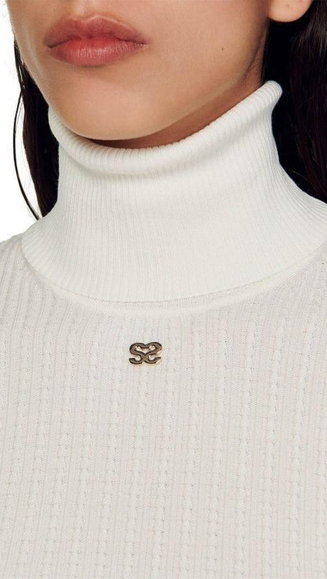 CABLE KNIT TURTLENECK SWEATER