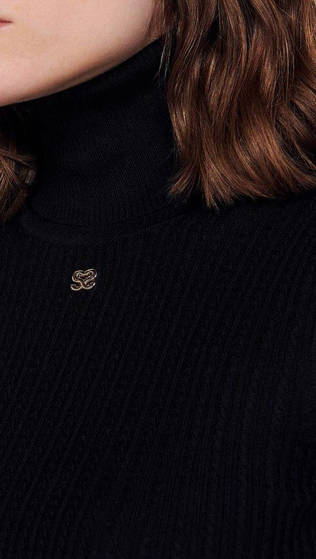 CABLE KNIT TURTLENECK SWEATER