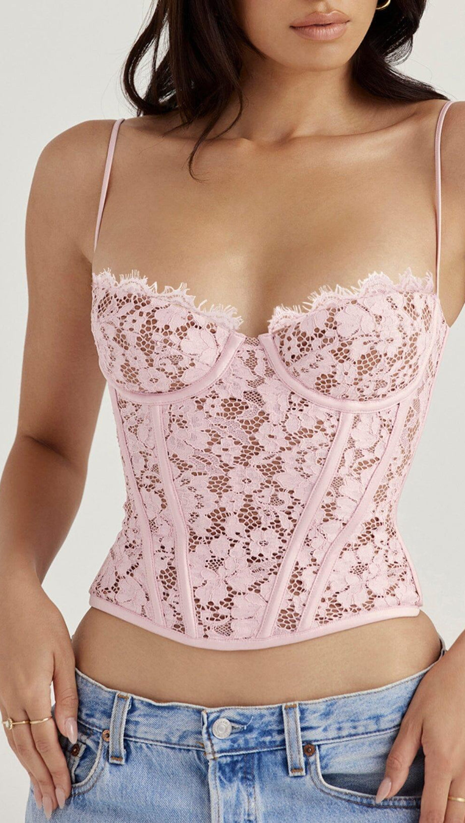 BÜGELKORSETT AUS ROSA SPITZE