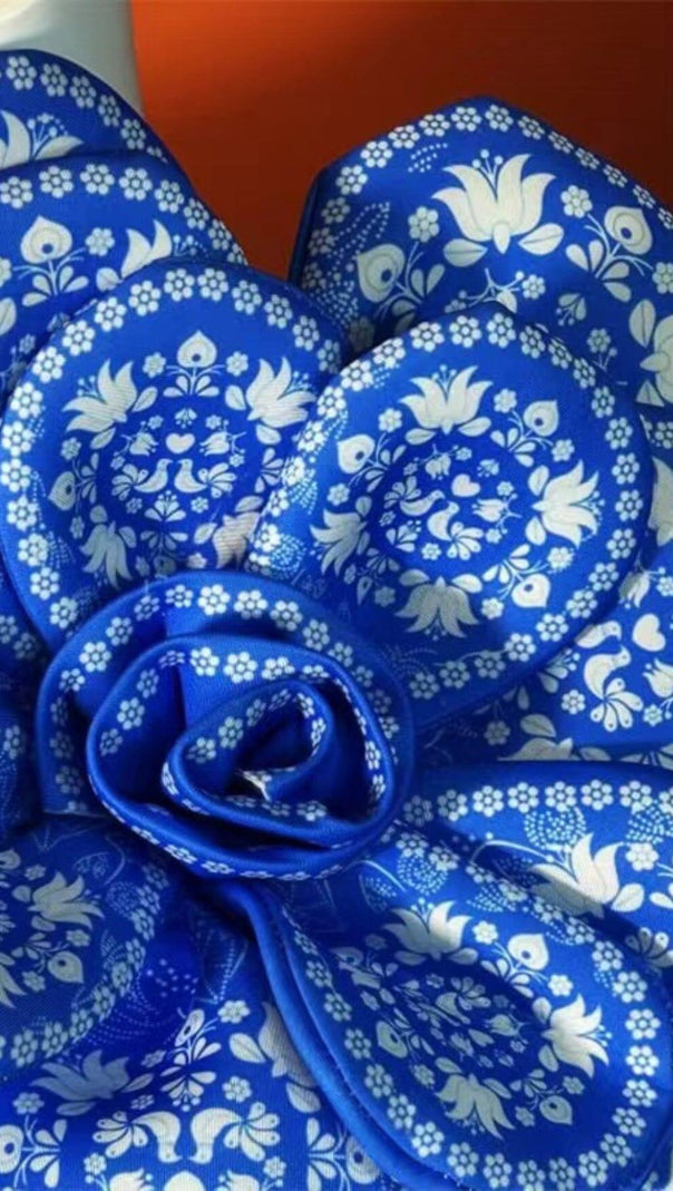 Einteiliger Badeanzug und Rock mit 3D-Blumen-Print und einer Schulter