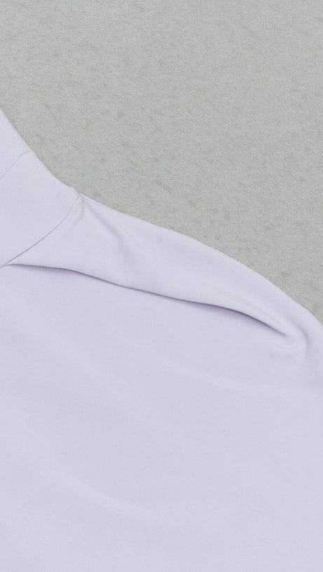 Tief ausgeschnittenes, enges MIDI-Kleid mit Rautenmuster und Rückenträgern