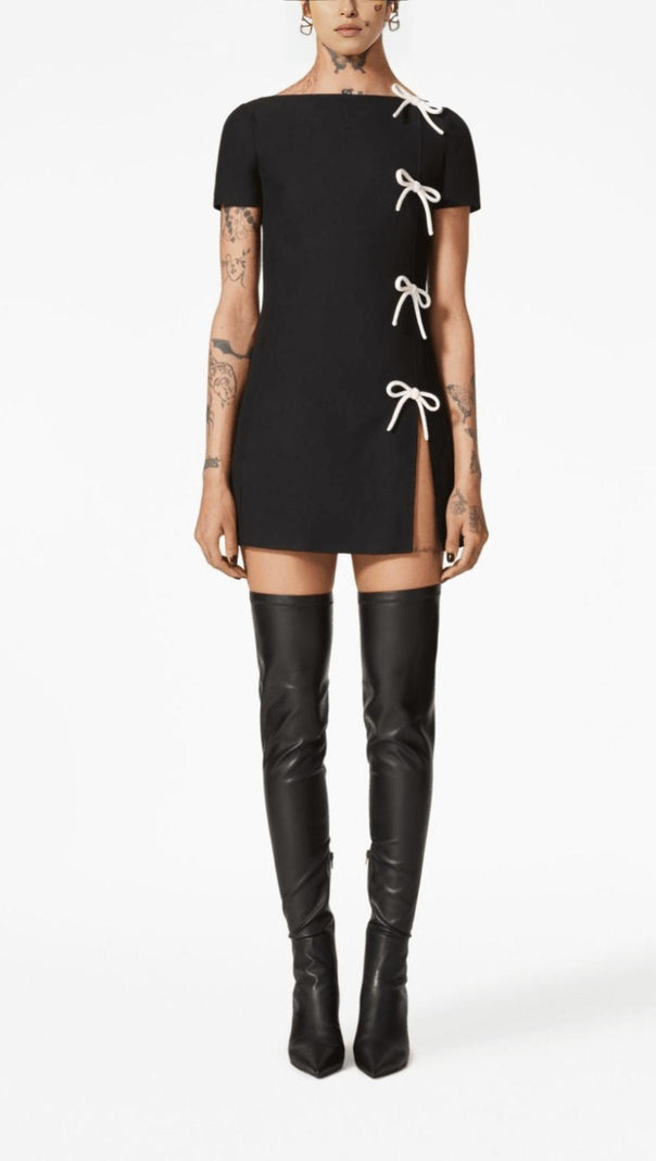 AIIZIE BLACK BOW PATCHWORK SHORT-SLEEVED DRESS - product image
