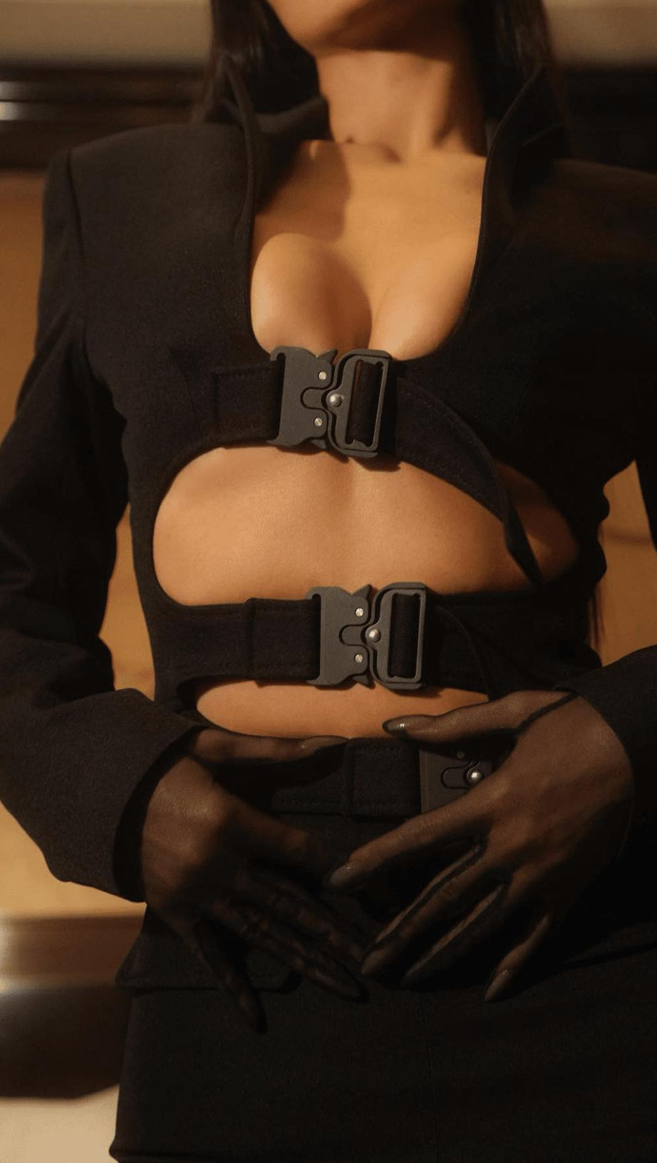 SCHWARZES BUTTON-DOWN-ANZUGKLEID, ZWEITEILIGES SET