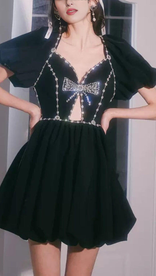 AIIZIE BLACK DIAMOND CHAIN BOW PLEATED PUFFY DRESS - product image