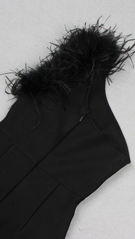 BLACK ONE-SHOULDER FEATHER MAXI DRESS