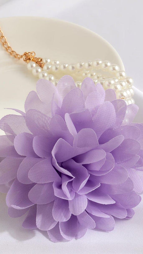 COLLANA CON FIORI DECORATI CON PERLE VIOLA 