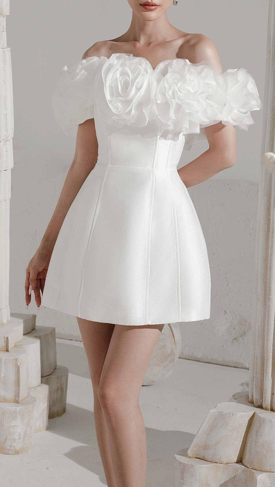 3D FLORAL STRAPLESS MINI DRESS IN WHITE