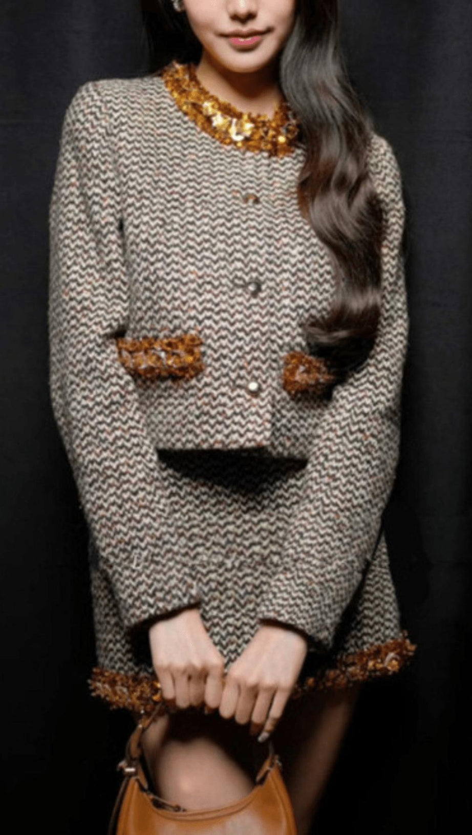 ABITO MONOPETTO IN TWEED CON PERLINE