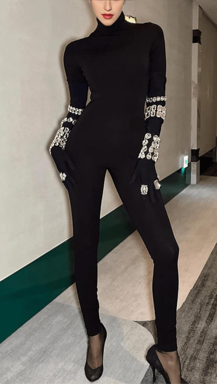 TUTA A COLLO ALTO CON CRISTALLI NERI