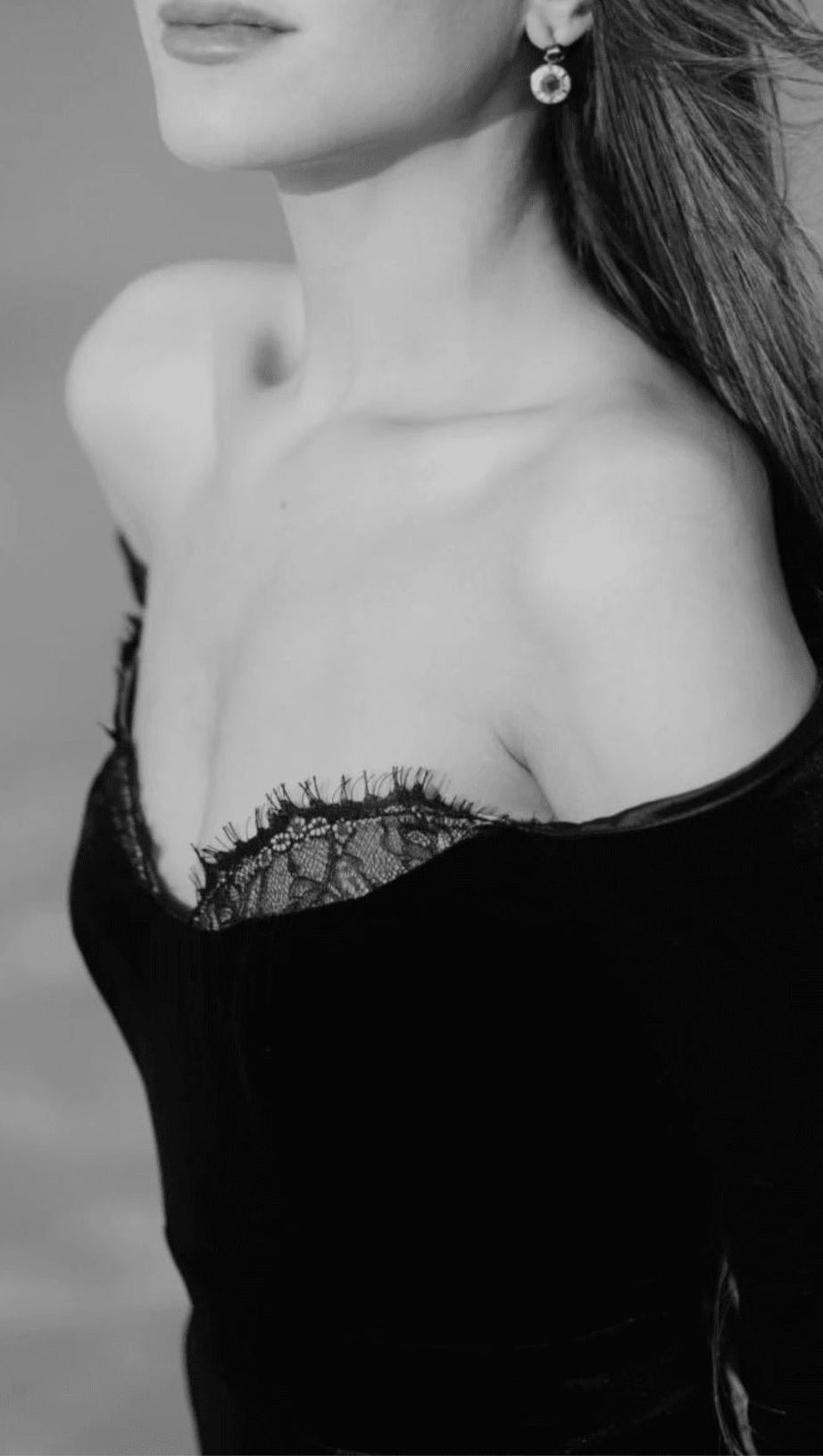 BLACK LONG SLEEVE LACE VELVET MAXI DRESS